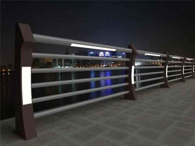 东港河道灯光护栏